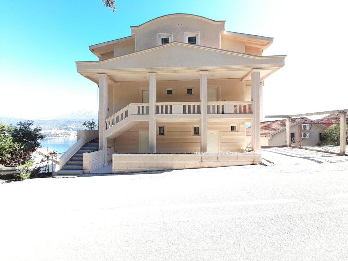 Villa Garden Apartments Херцег-Нови Экстерьер фото