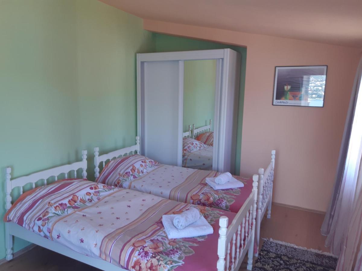 Villa Garden Apartments Херцег-Нови Экстерьер фото